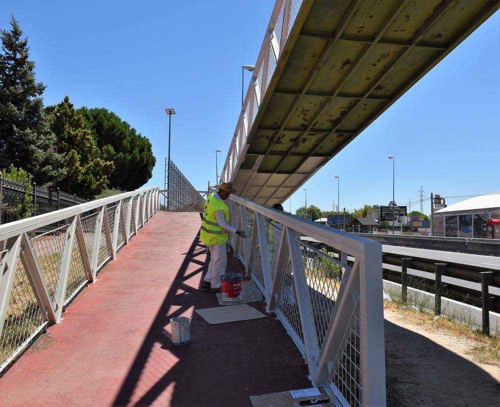  Imagen Trabajos de rehabilitación y renovación del puente sobre la M-506 y la pasarela peatonal