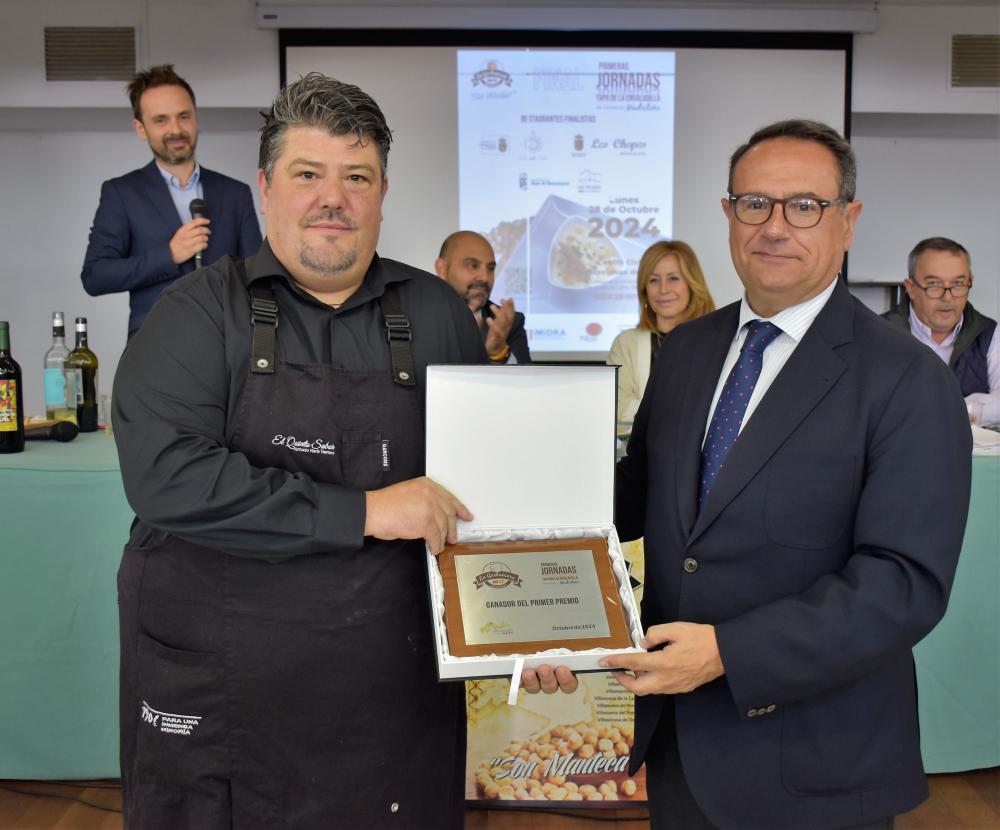  Imagen El restaurante El Quinto Sabor de Villaviciosa de Odón gana las I Jornadas de la Tapa de la Ensaladilla Madrileña con garbanzo madrileño