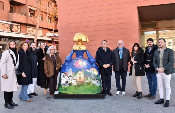 Espectacular exposición al aire libre de las Meninas Gigantes