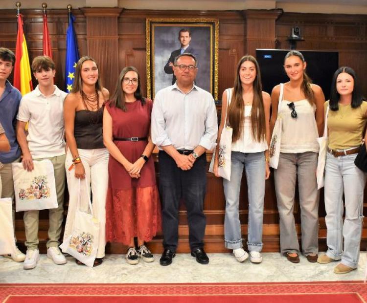 Recepción alumnos becados Universidad Europea 2026 5